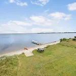 2 Bedroom Beach Front Home In Højslev Vakantiehuis