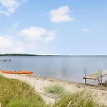 2 Bedroom Beach Front Home In Højslev Vakantiehuis Højslev