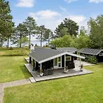 2 Bedroom Beach Front Home In Højslev Vakantiehuis *