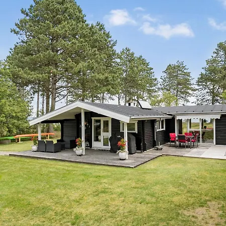 Vakantiehuis 2 Bedroom Beach Front Home In Højslev