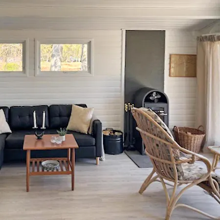 2 Bedroom Beach Front Home In Højslev Vakantiehuis