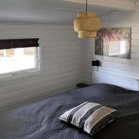 2 Bedroom Beach Front Home In Højslev