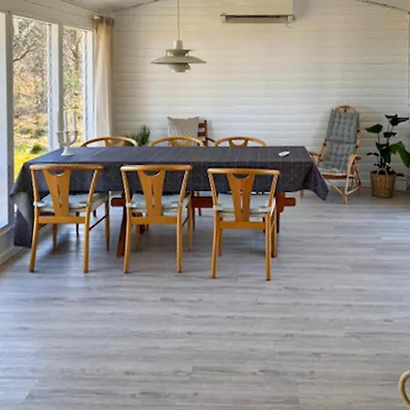 2 Bedroom Beach Front Home In Hojslev Ferienhaus Højslev